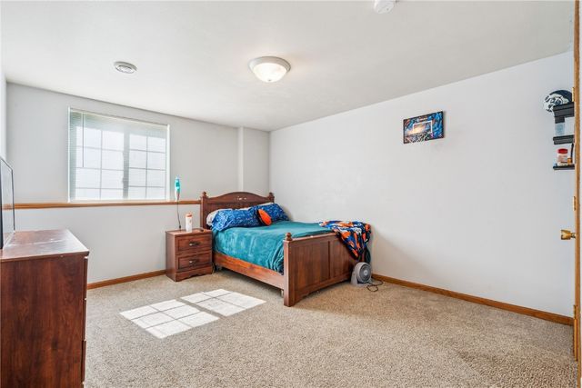 2200 50th St, Marion, IA 52302