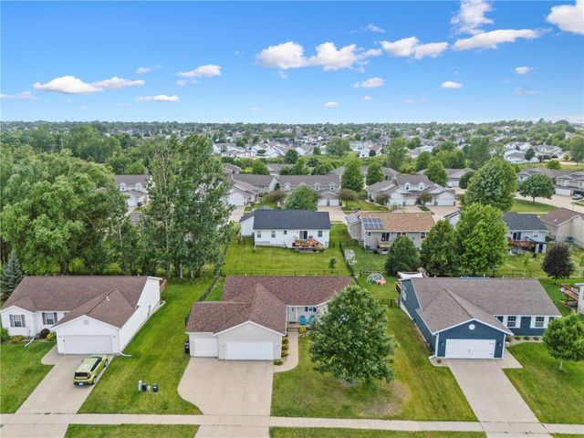 2200 50th St, Marion, IA 52302