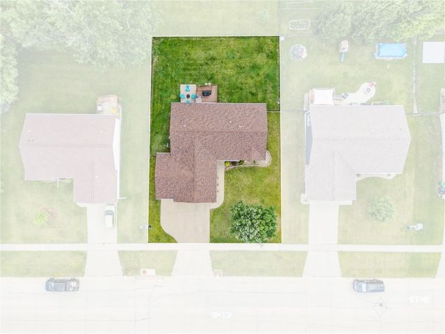 2200 50th St, Marion, IA 52302