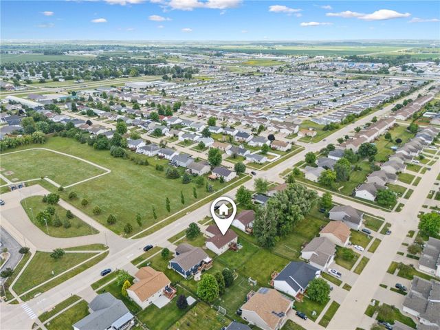 2200 50th St, Marion, IA 52302