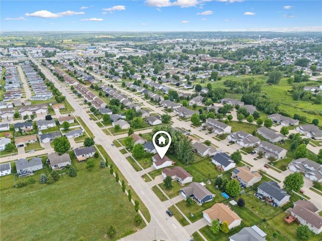 2200 50th St, Marion, IA 52302