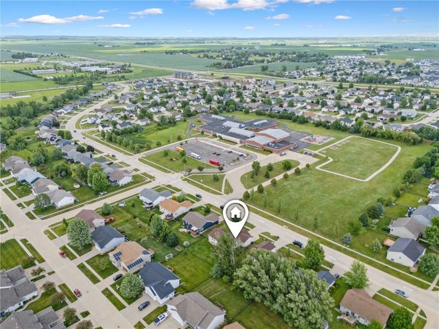 2200 50th St, Marion, IA 52302