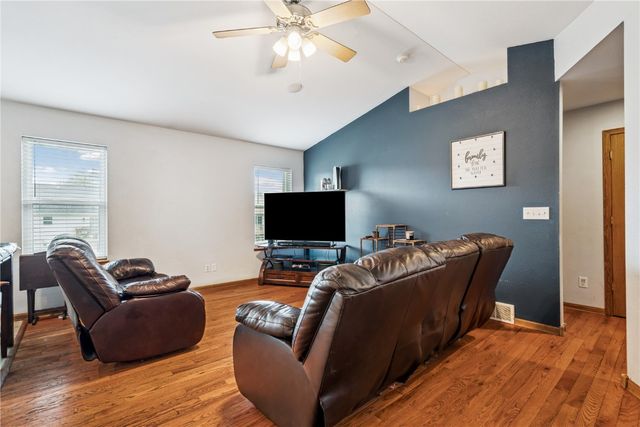 2200 50th St, Marion, IA 52302