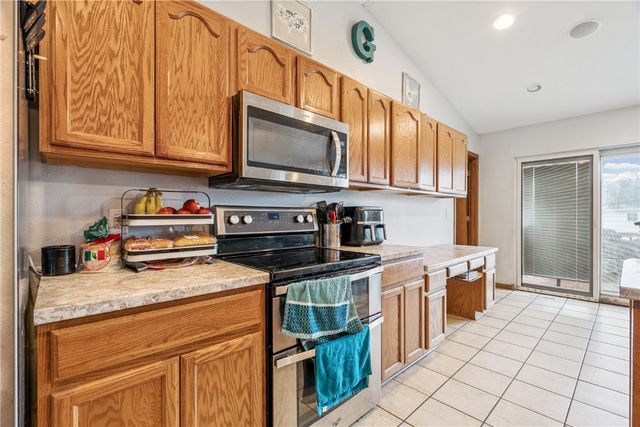 2200 50th St, Marion, IA 52302