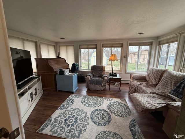 4230 St Anthony Road, Temperance, MI 48182