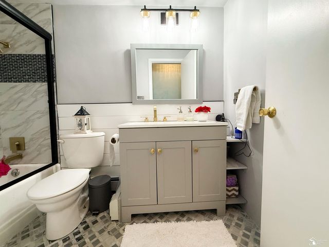 4230 St Anthony Road, Temperance, MI 48182