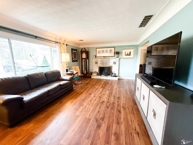 4230 St Anthony Road, Temperance, MI 48182