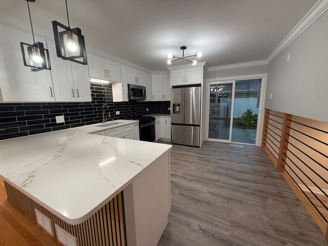 7716 Cronin Avenue, Justice, IL 60458