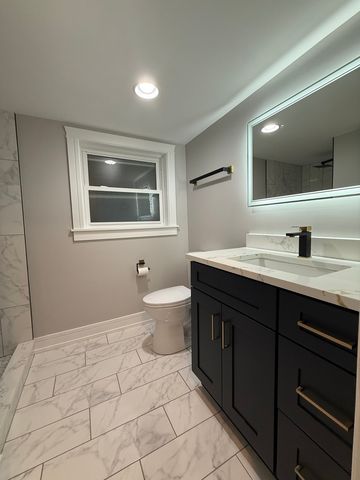 7716 Cronin Avenue, Justice, IL 60458