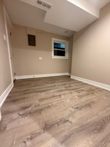 7716 Cronin Avenue, Justice, IL 60458