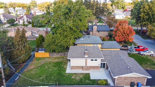 7716 Cronin Avenue, Justice, IL 60458