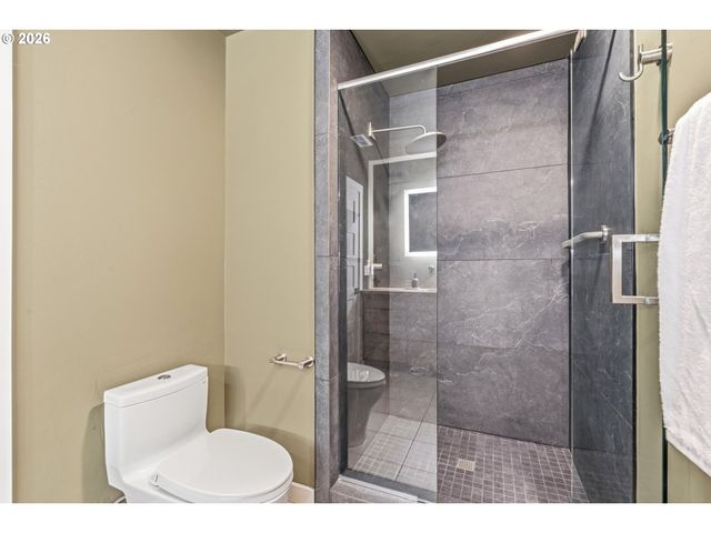 1222 LINCOLN St, Hood River, OR 97031