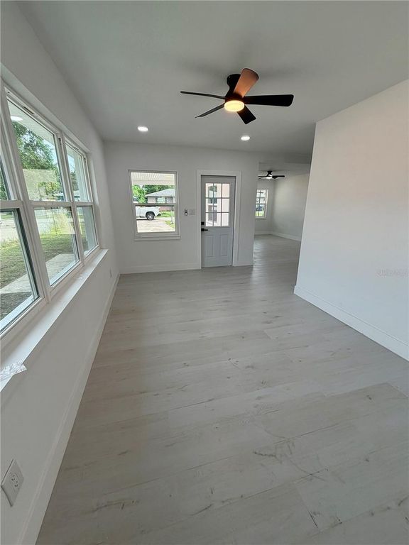 Image 18 of property listing at 3117 W LEROY STREET, Tampa, FL 33607