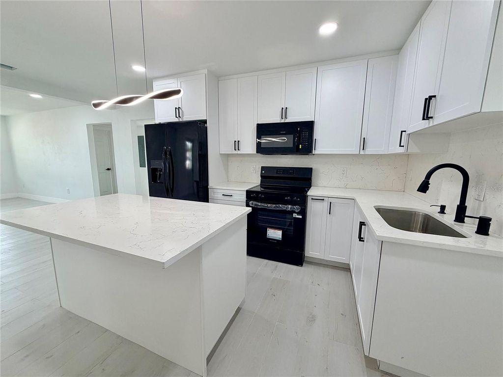 Image 27 of property listing at 3117 W LEROY STREET, Tampa, FL 33607