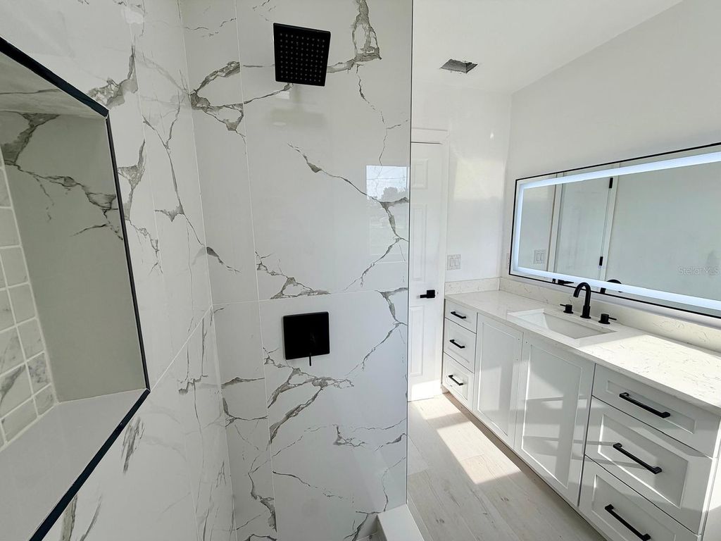 Image 39 of property listing at 3117 W LEROY STREET, Tampa, FL 33607
