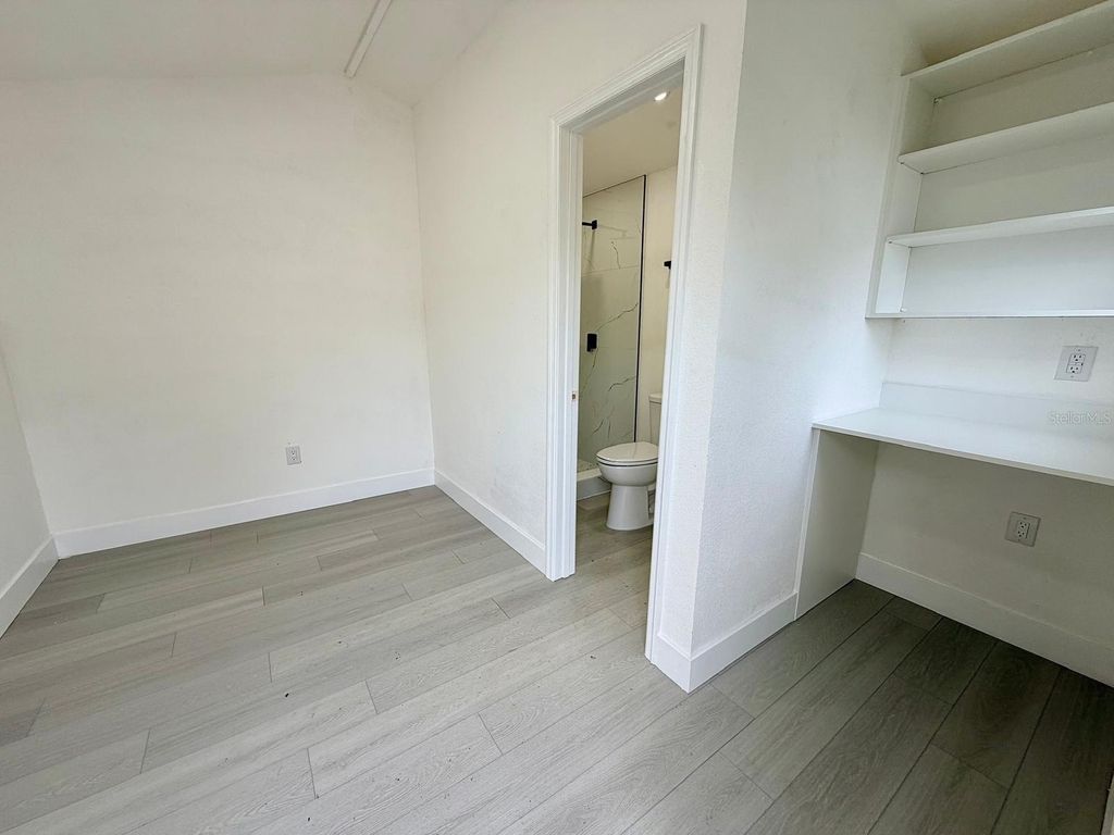 Image 48 of property listing at 3117 W LEROY STREET, Tampa, FL 33607