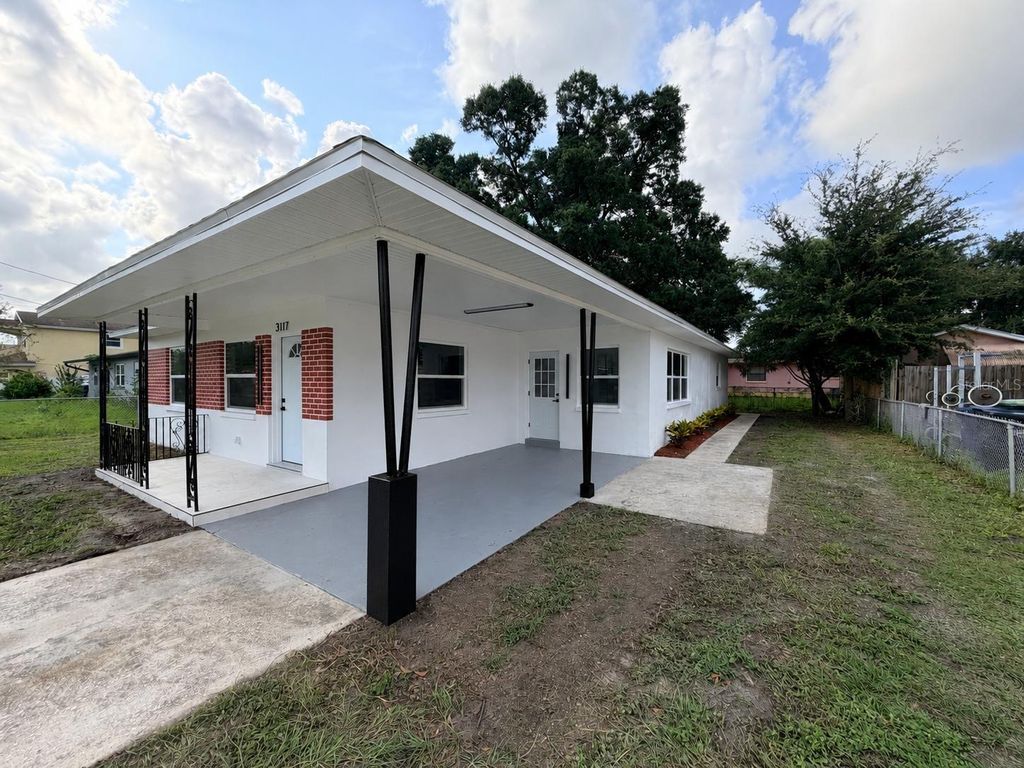 Image 6 of property listing at 3117 W LEROY STREET, Tampa, FL 33607