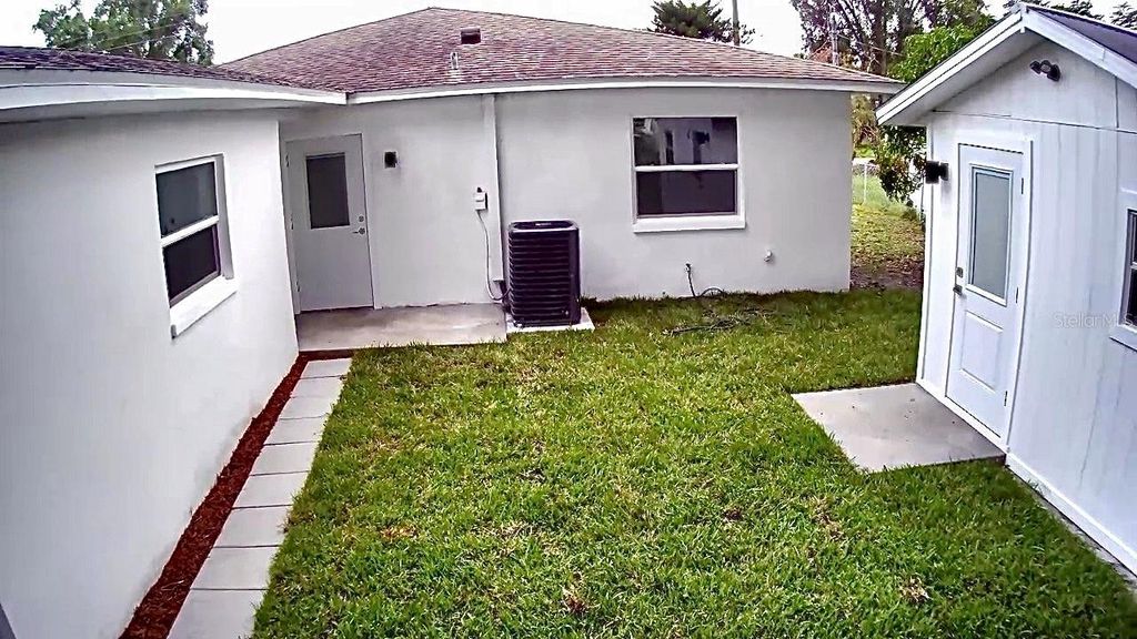 Image 10 of property listing at 3117 W LEROY STREET, Tampa, FL 33607