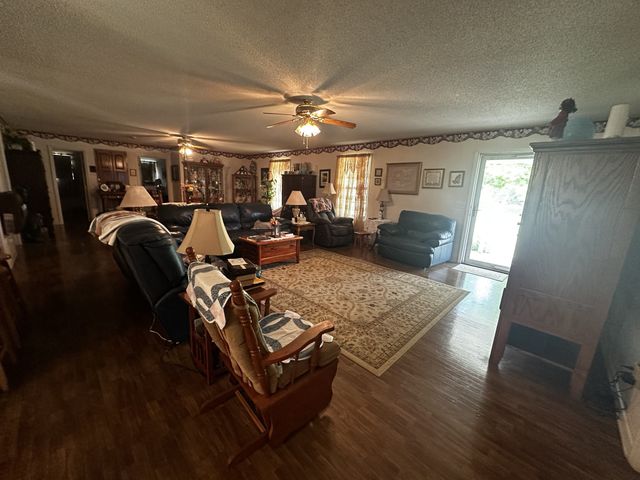 91 Lambs Ferry Rd, Loretto, TN 38469