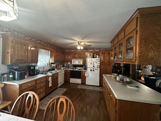 91 Lambs Ferry Rd, Loretto, TN 38469