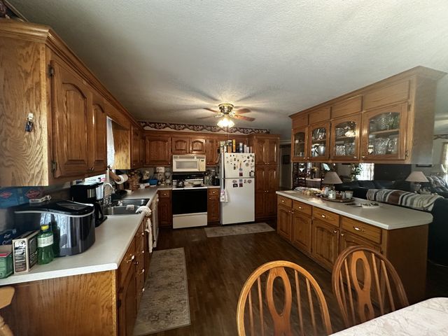 91 Lambs Ferry Rd, Loretto, TN 38469