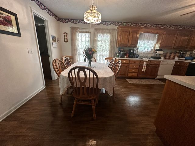 91 Lambs Ferry Rd, Loretto, TN 38469