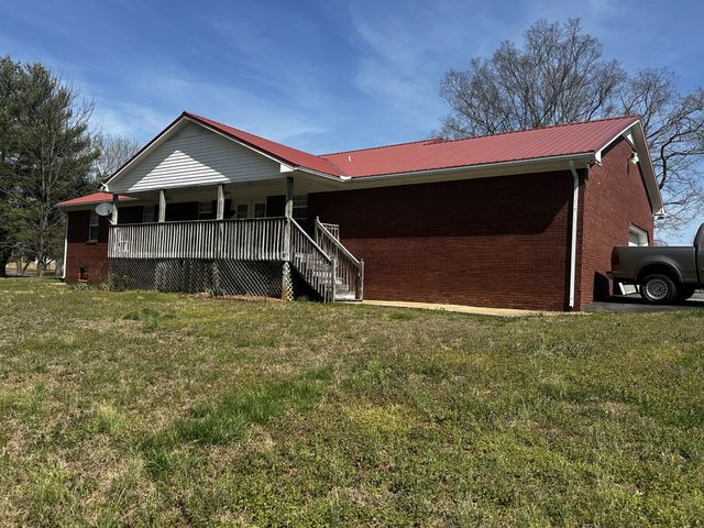 91 Lambs Ferry Rd, Loretto, TN 38469