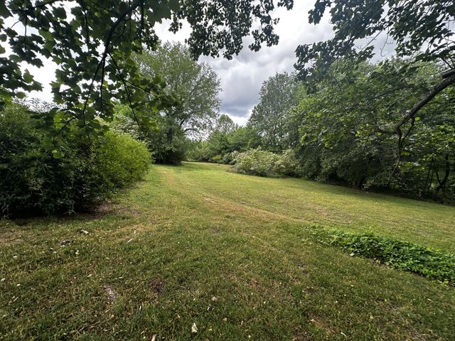 91 Lambs Ferry Rd, Loretto, TN 38469