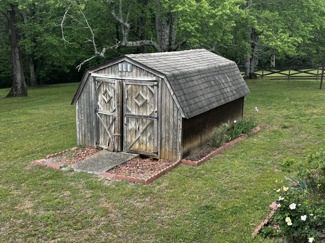 91 Lambs Ferry Rd, Loretto, TN 38469