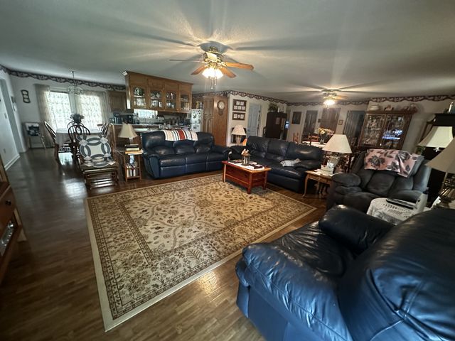 91 Lambs Ferry Rd, Loretto, TN 38469