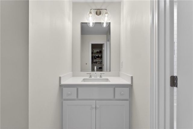 4122 W 73rd Terrace, Prairie Village, KS 66208