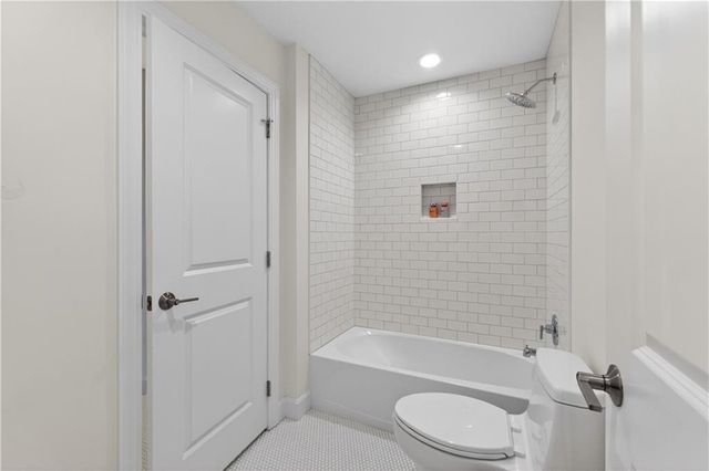 4122 W 73rd Terrace, Prairie Village, KS 66208