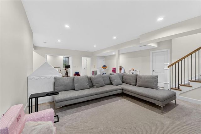 4122 W 73rd Terrace, Prairie Village, KS 66208