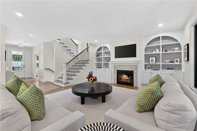 4122 W 73rd Terrace, Prairie Village, KS 66208