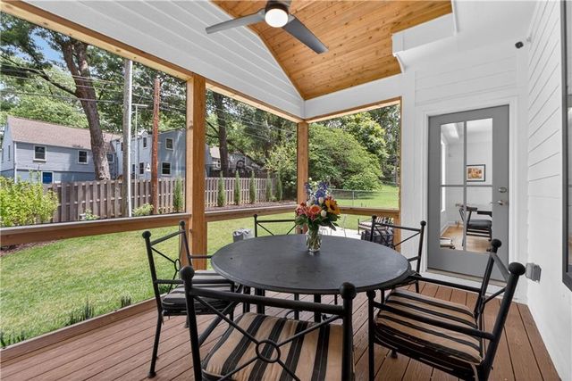 4122 W 73rd Terrace, Prairie Village, KS 66208