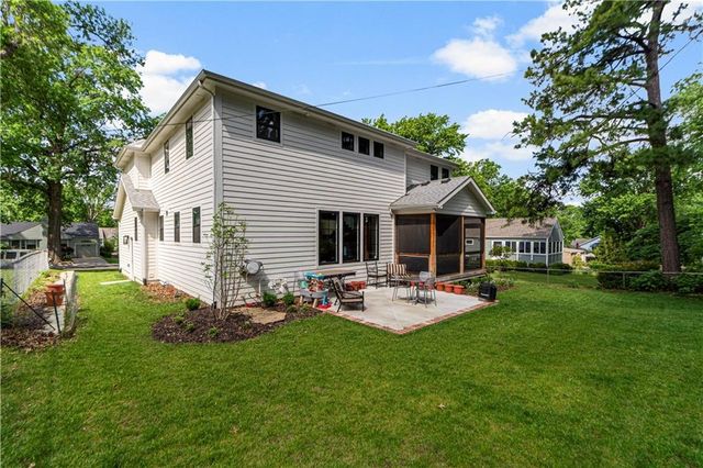 4122 W 73rd Terrace, Prairie Village, KS 66208