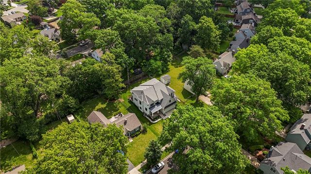 4122 W 73rd Terrace, Prairie Village, KS 66208