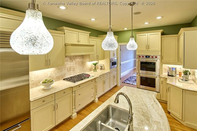 111 Graff Lane, Charleston, WV 25304