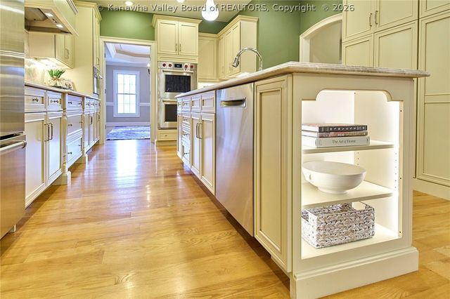 111 Graff Lane, Charleston, WV 25304