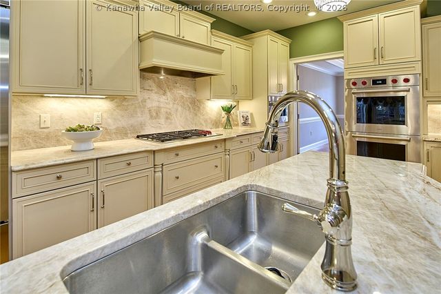 111 Graff Lane, Charleston, WV 25304