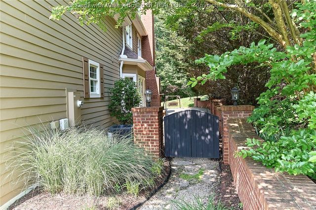 111 Graff Lane, Charleston, WV 25304