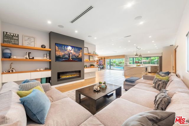 4629 Cerro Verde Place, Tarzana, CA 91356