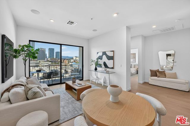 904 S New Hampshire Avenue PH-3, Los Angeles, CA 90006
