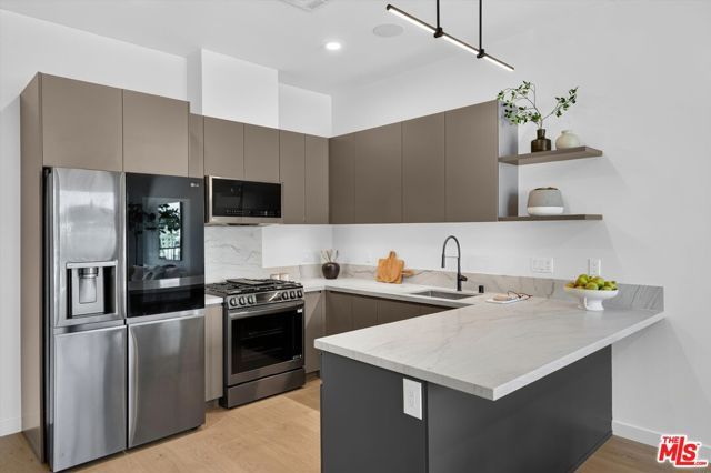904 S New Hampshire Avenue PH-3, Los Angeles, CA 90006