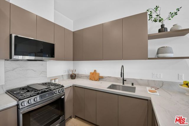 904 S New Hampshire Avenue PH-3, Los Angeles, CA 90006