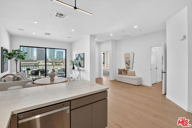 904 S New Hampshire Avenue PH-3, Los Angeles, CA 90006