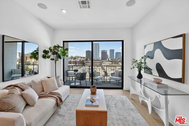 904 S New Hampshire Avenue PH-3, Los Angeles, CA 90006