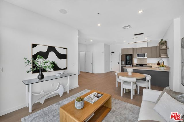 904 S New Hampshire Avenue PH-3, Los Angeles, CA 90006