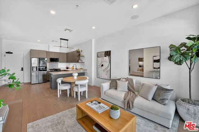904 S New Hampshire Avenue PH-3, Los Angeles, CA 90006
