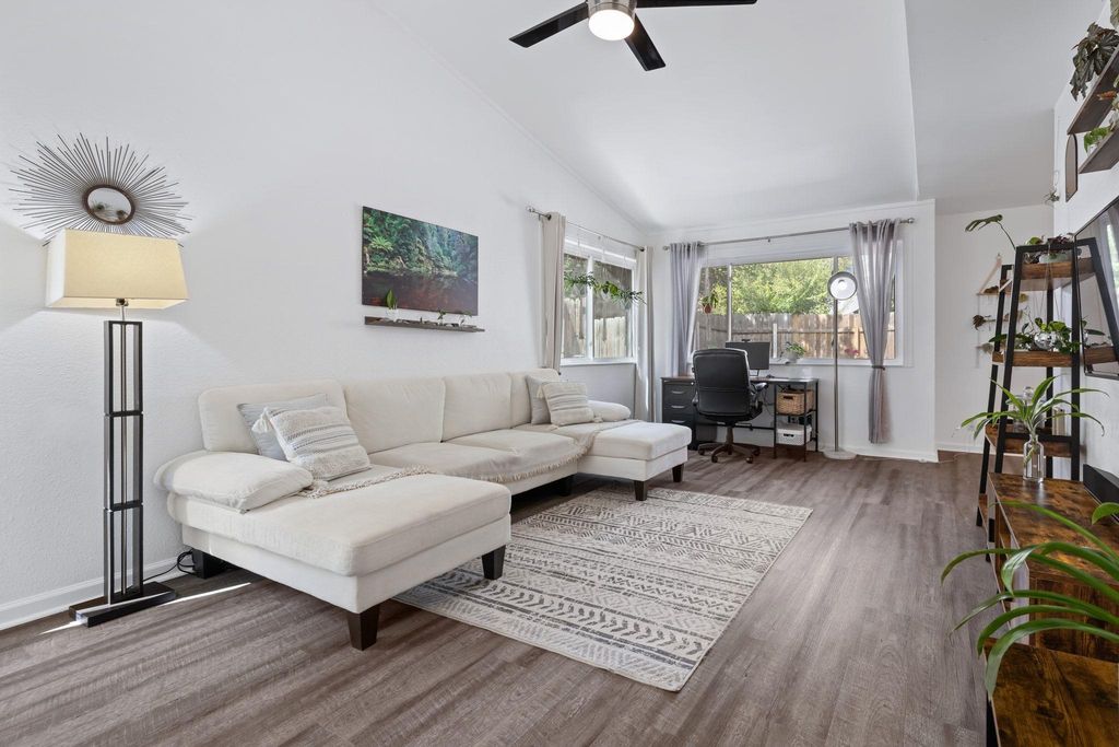 8906 Trone CIR A, Austin, TX 78758